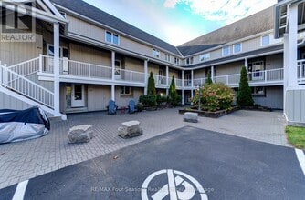 22 Rambling Way in Collingwood, ON - Building Photo - Building Photo