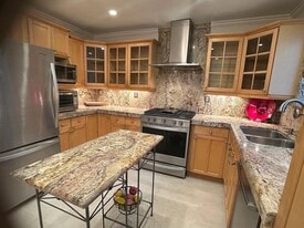 101 Linden Ave in San Bruno, CA - Building Photo