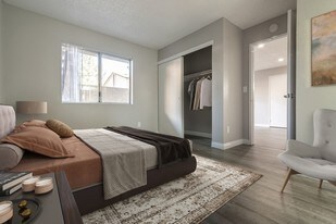 Laurel Heights Apartments in Riverside, CA - Building Photo