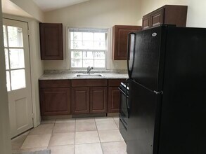 232 Christian Ave in Stony Brook, NY - Building Photo - Building Photo