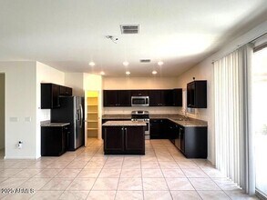 1815 W Bonanza Dr in Phoenix, AZ - Building Photo - Building Photo