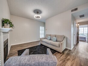 1603 Marsh Ln, Unit 308 in Carrollton, TX - Building Photo - Building Photo