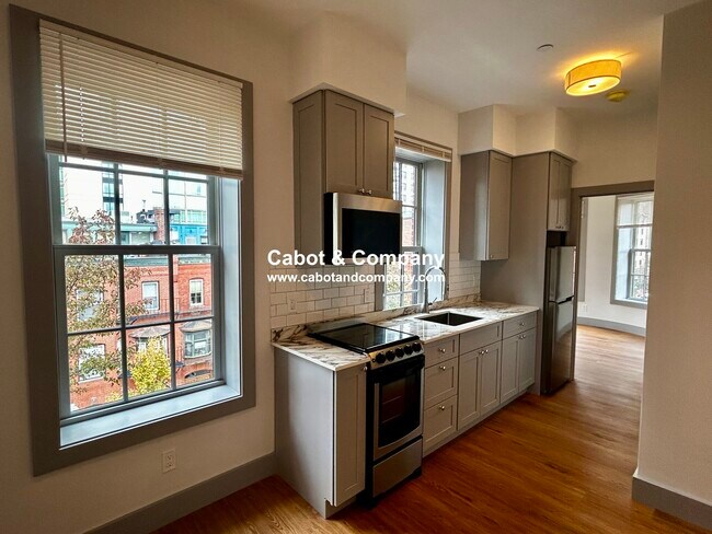 88 Saint Botolph St, Unit 4