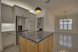 108 Cardinal Wds in Granbury, TX - Building Photo - Building Photo