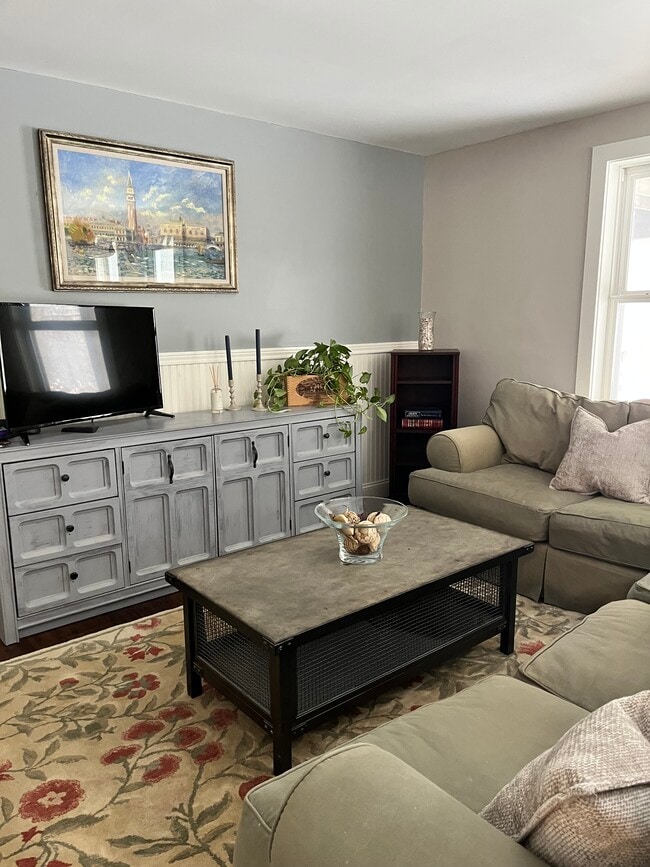 156 Burpee Hill Rd, Unit Furnished Apartment in Grantham, NH - Building Photo - Building Photo