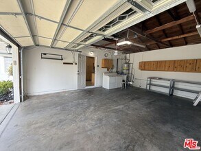 20224 Kinzie St in Los Angeles, CA - Building Photo - Building Photo