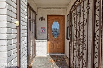 7728 Seagull Ave in Las Vegas, NV - Building Photo - Building Photo