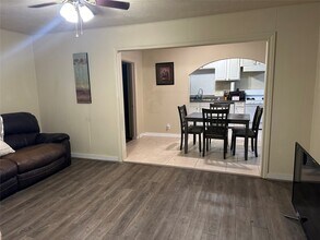 209 18th Ave N in Texas City, TX - Building Photo - Building Photo