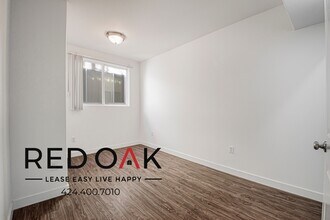 11065 W Olympic Blvd in Los Angeles, CA - Foto de edificio - Building Photo