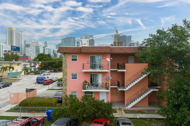 458 SW 9th St in Miami, FL - Building Photo - Building Photo