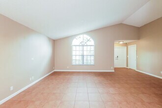 575 NW 38th Ave in Deerfield Beach, FL - Building Photo - Building Photo