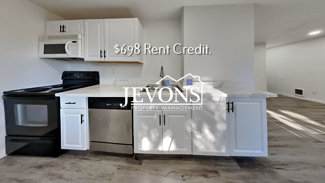 2709 S 256th Pl, Unit B in Kent, WA - Foto de edificio