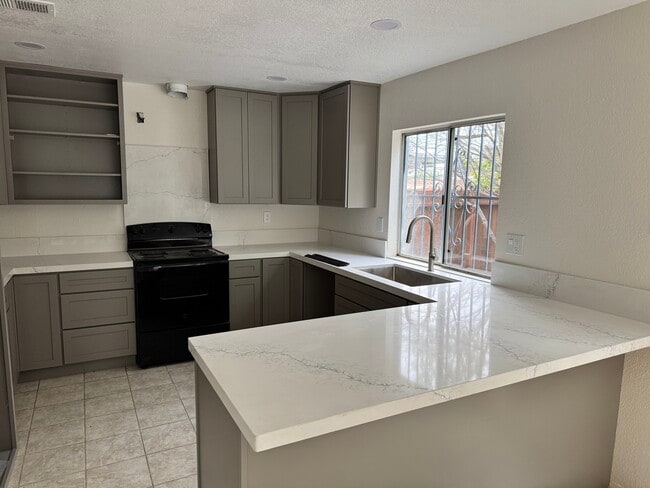 2250 Saint Croix Ct in Lemon Grove, CA - Foto de edificio - Building Photo