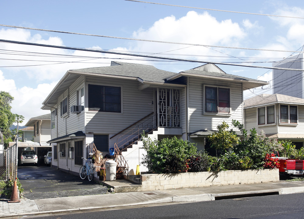 1138 Kamaile St in Honolulu, HI - Building Photo