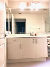 10700 NW 66th St in Doral, FL - Building Photo - Building Photo