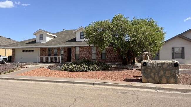 property at 2544 Desert Hills Dr