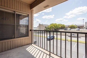 400 E Pearl St in Granbury, TX - Building Photo - Building Photo