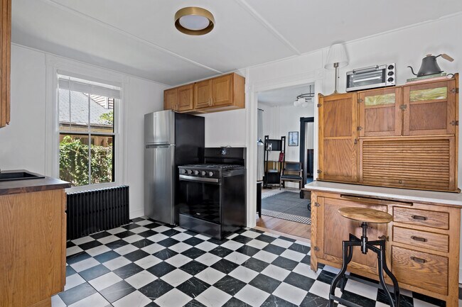 4413 Albany Post Rd in Hyde Park, NY - Building Photo - Building Photo