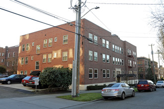 The Carlyle Apartments in Seattle, WA - Building Photo - Building Photo