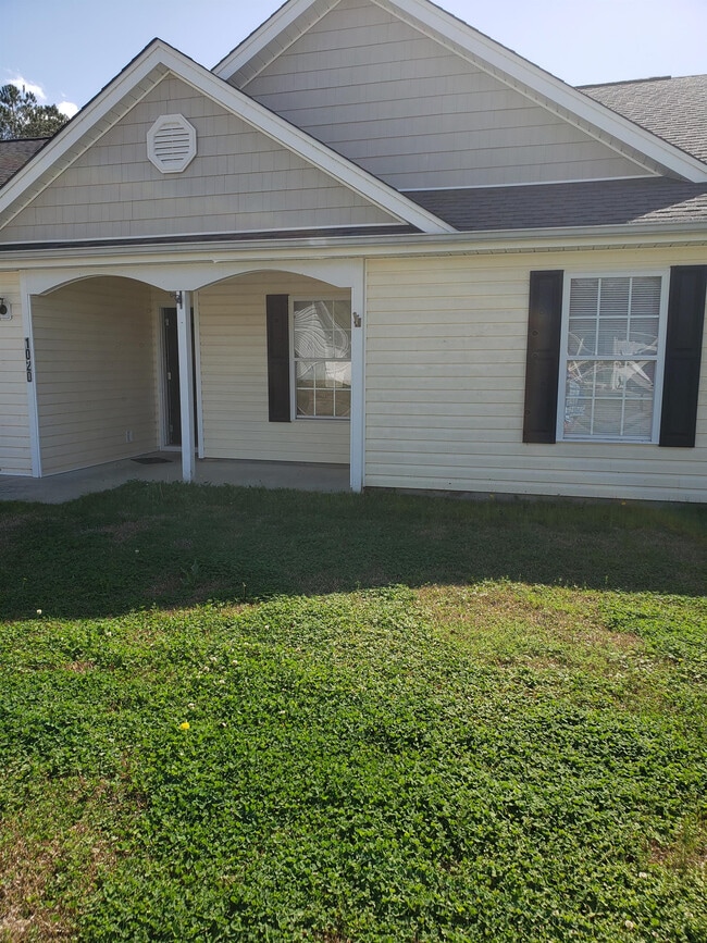 property at 1020 Comfrey Ln