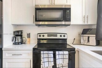 1200 NW 18th Ct in Fort Lauderdale, FL - Building Photo - Building Photo