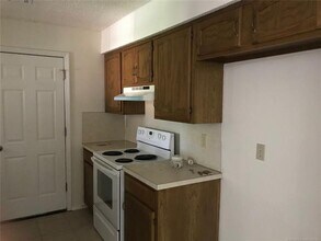 8227 E 65th St in Tulsa, OK - Building Photo - Building Photo