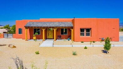 335 Latigo Way in Wickenburg, AZ - Building Photo - Building Photo