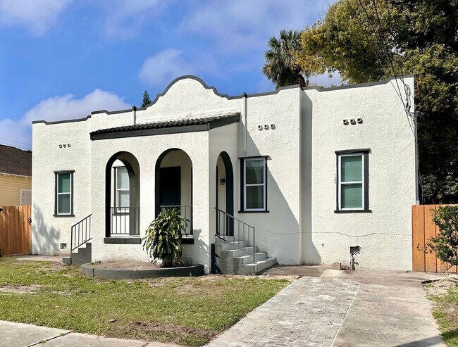 property at 3004 N Jefferson St