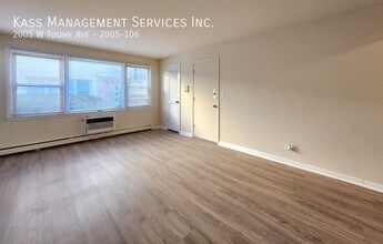 2005 W Touhy Ave in Chicago, IL - Building Photo - Building Photo