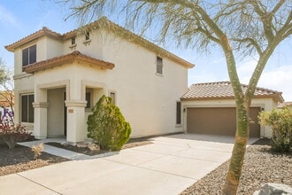 7301 W Montgomery Rd in Peoria, AZ - Foto de edificio - Building Photo