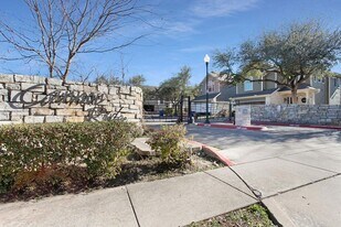 6715 Windrift Way in Austin, TX - Building Photo