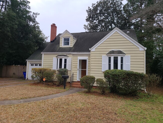 property at 105 W Arden Cir