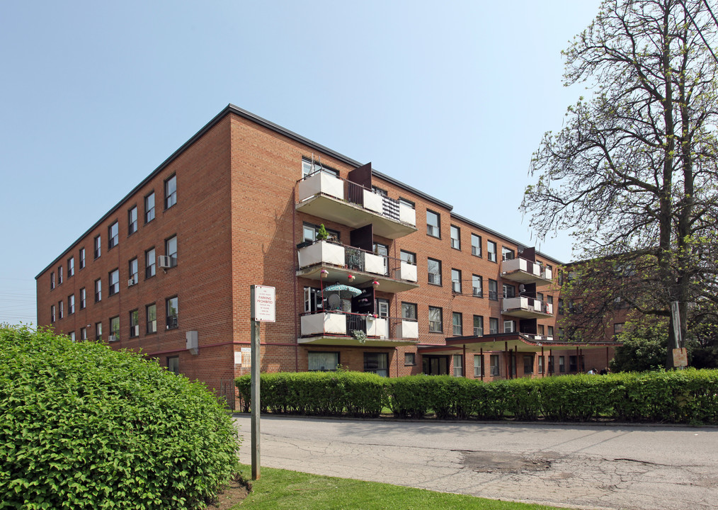 Tinder Apartments in Toronto, ON - Building Photo