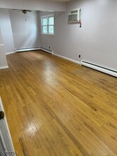 134 Oak St in Rahway, NJ - Building Photo - Building Photo