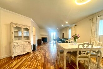 50 DeKalb Ave, Unit S1 in White Plains, NY - Foto de edificio - Building Photo