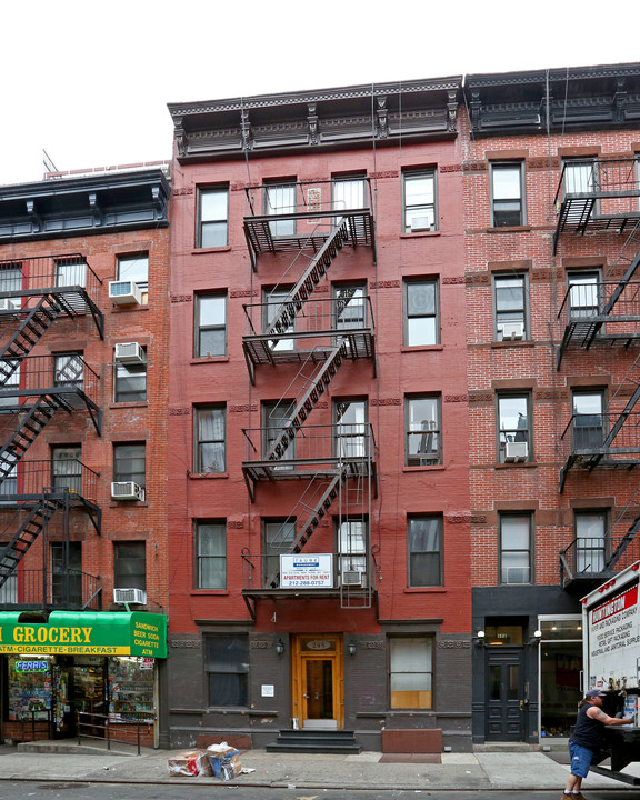 245 Mulberry St in New York, NY - Building Photo