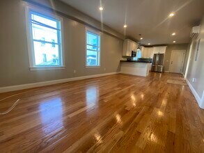 17 Maywood St in Boston, MA - Foto de edificio - Building Photo