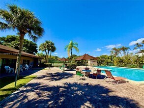 10825 SW 112th Ave in Miami, FL - Building Photo - Building Photo