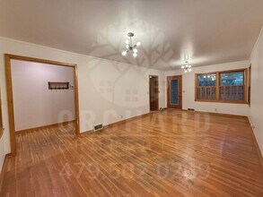 1549 W Markham Rd in Fayetteville, AR - Building Photo - Building Photo