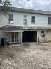 245 E Lullwood Ave in San Antonio, TX - Building Photo - Building Photo