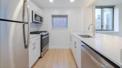 475 9th Ave in New York, NY - Building Photo - Building Photo