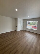 18-20 Anne St in Salinas, CA - Foto de edificio - Building Photo