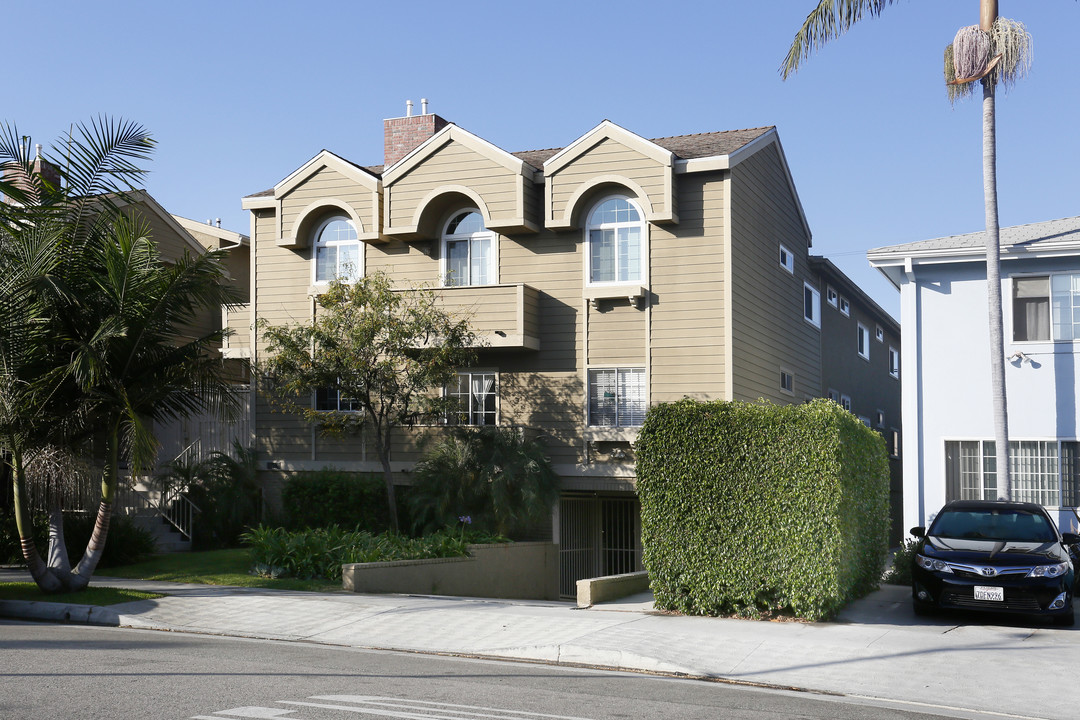 3647 Jasmine Ave in Los Angeles, CA - Building Photo