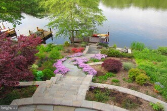 2001 Chadds Ford Dr in Reston, VA - Building Photo - Building Photo