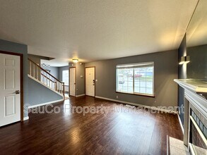 741 SE Camellia Ct in Hillsboro, OR - Building Photo - Building Photo