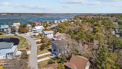 310 Lord Berkley Dr in Emerald Isle, NC - Building Photo - Building Photo