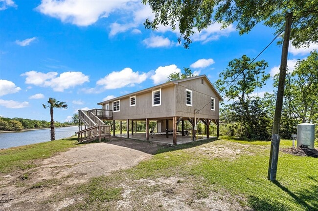 6909 County Rd 203