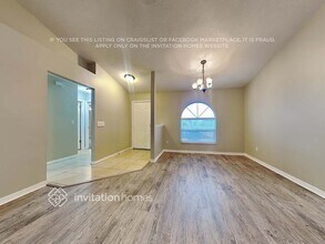 553 Rapid Falls Dr in Brandon, FL - Building Photo - Building Photo
