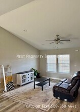 551 Battery Dr in Moses Lake, WA - Foto de edificio - Building Photo