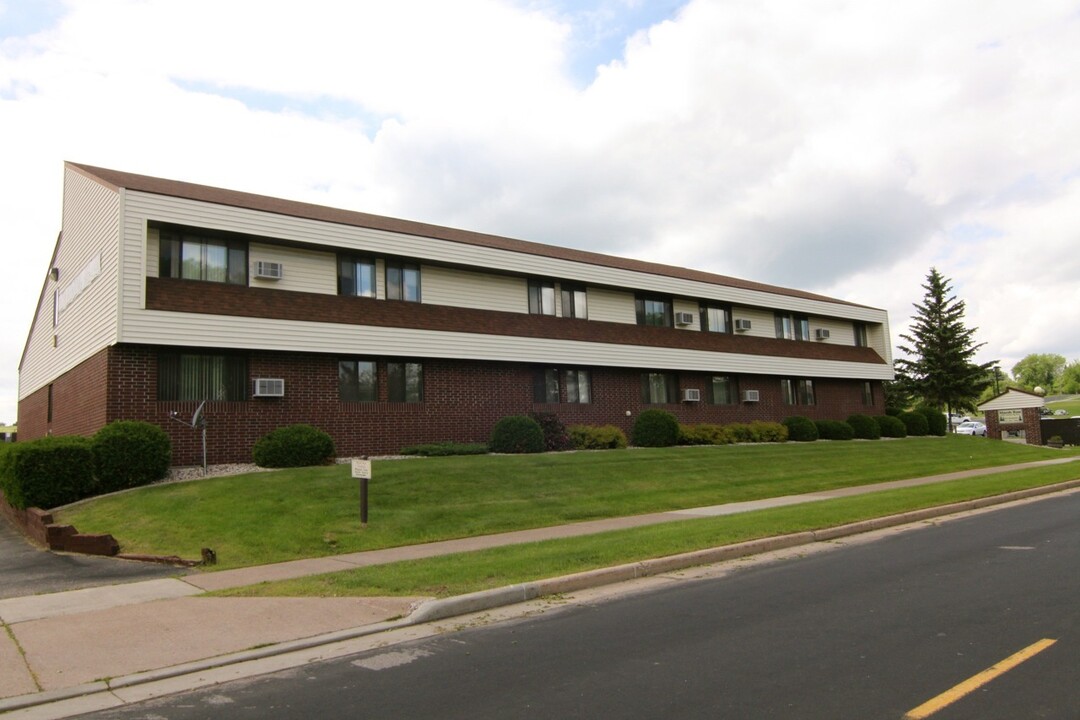 Marsh Run in Marshfield, WI - Building Photo